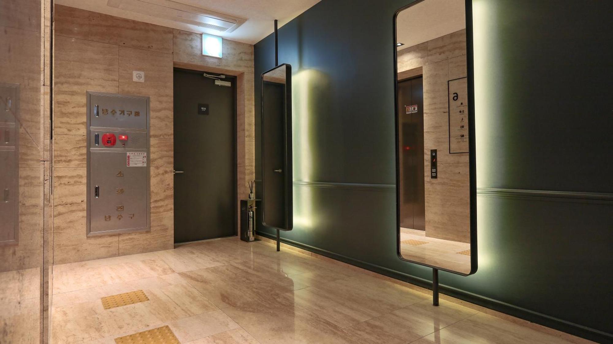 Pangyo Business & Tourist Hotel Kynd Seongnam Buitenkant foto